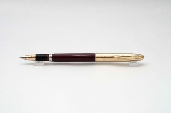 Sheaffer_Triumph_Touchdown_Bordeaux_&_Gold_Filled_Cap_8.jpg