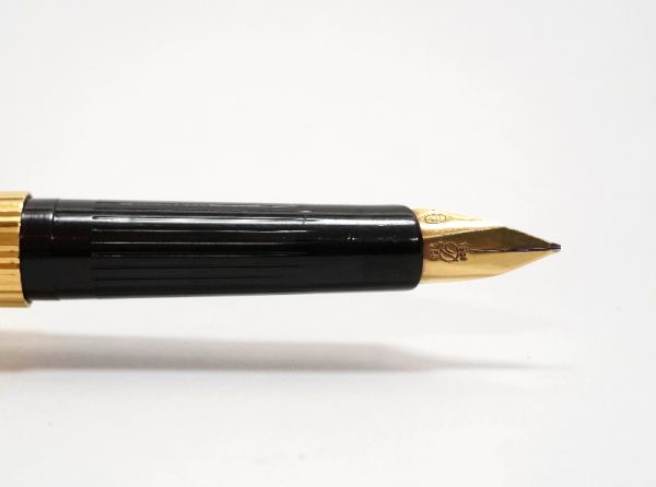 ST-Dupont-Classic-Vermeil-Gold-Plate-5.jpg