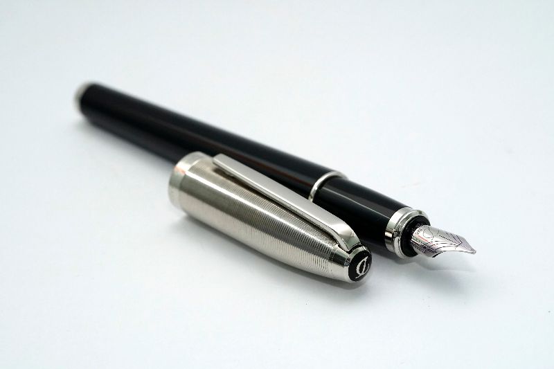 ST-Dupont-Elysee-Stainless-Steel-Black-Lacquer-1.jpg