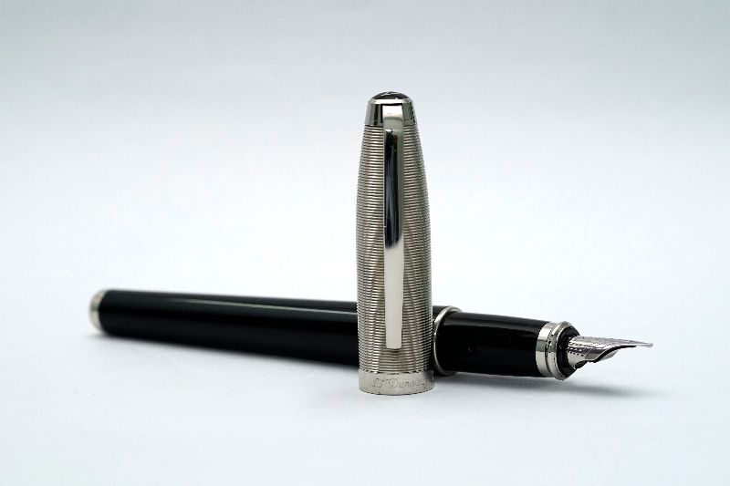 ST-Dupont-Elysee-Stainless-Steel-Black-Lacquer-2.jpg