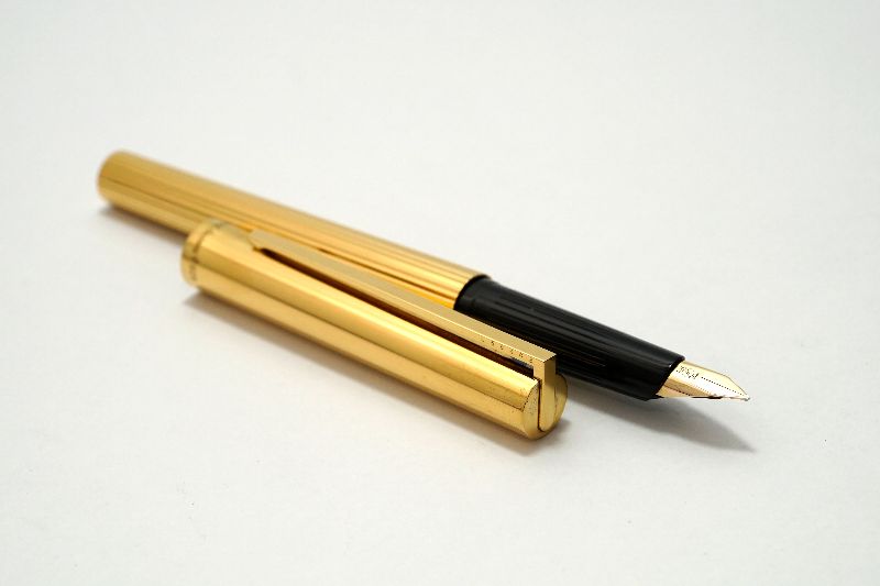 STDupont-Classique-Vermeil-Gold-Plated-3.jpg