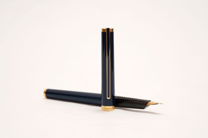 STDupont_Lacquer_Dark_Blue_Navy_4.jpg