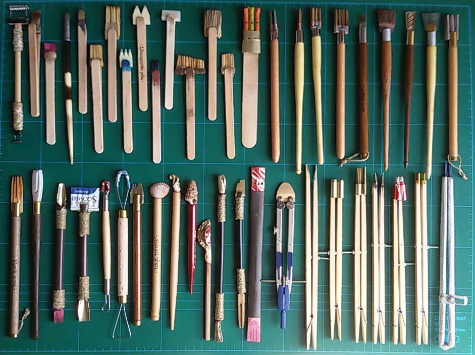 unusual-calligraphy-tools-ernesto-casciato-calligraphy-calligraphy-masters-1.jpg