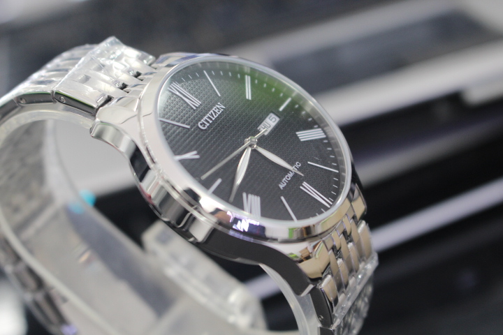 Ve-lich-lam-cua-dong-ho-co-Citizen-nam-NH8350-59E.JPG
