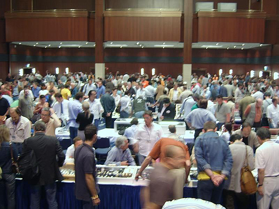 Watch_fair_crowd_560.jpg