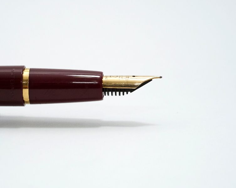 Waterman-88-Red-Lamine-Gold-Cap-4.jpg