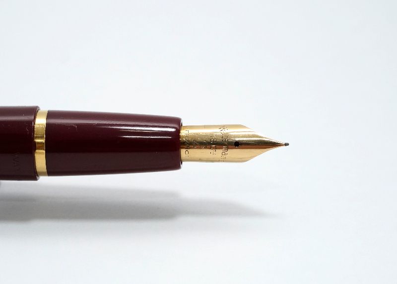 Waterman-88-Red-Lamine-Gold-Cap-5.jpg