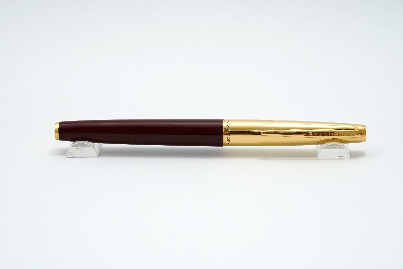 Waterman-88-Red-Lamine-Gold-Cap-7.jpg