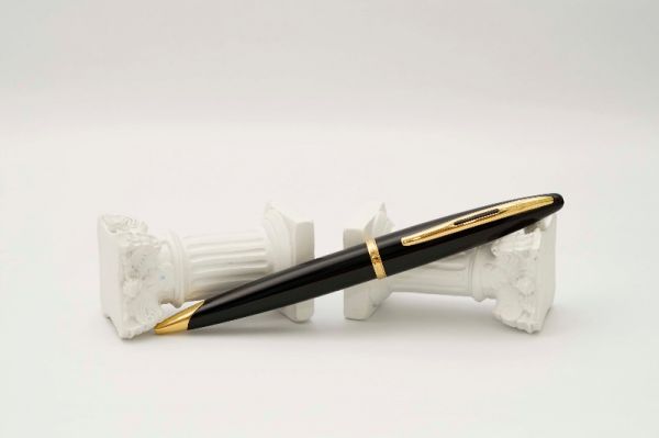 Waterman-Carene-Black-Lacquer-Ballpoint-2.jpg