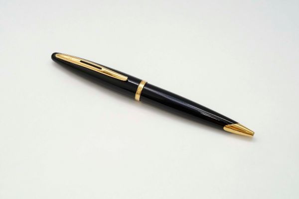 Waterman-Carene-Black-Lacquer-Ballpoint-4.jpg