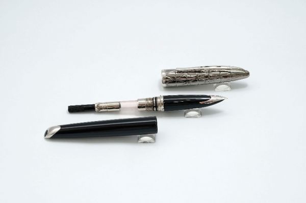 Waterman_Carene_Contemporary_Black_&_Gunmetal_6.jpg