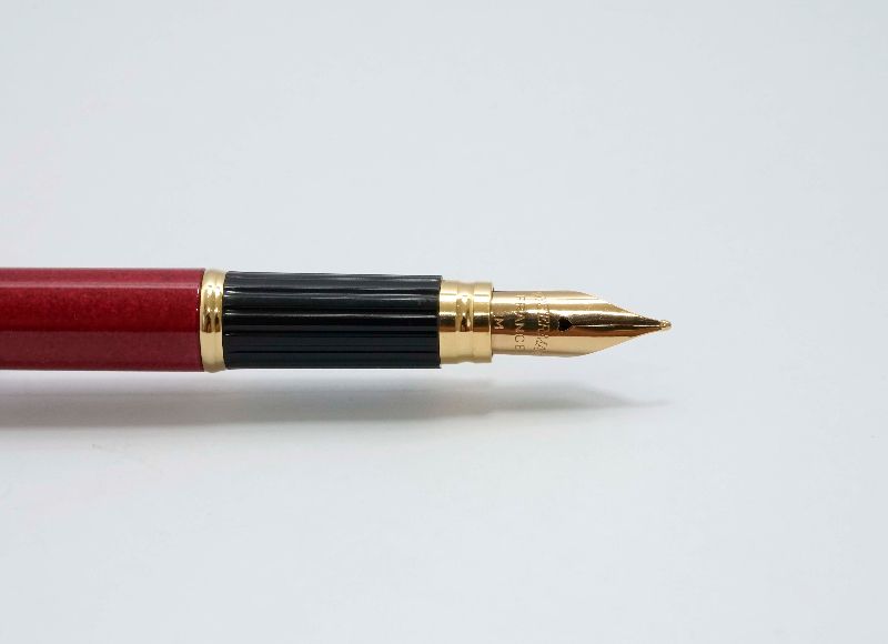 Waterman_Lady_Anastasia_in_Special_Red_Design_5.jpg