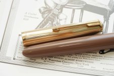 Parker-51-Aerometric-Cocoa-Gold-Filled-Cap-4.jpg