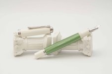 Pelikan-Souveran-M605-Green-White-Special-Edition-1.jpg