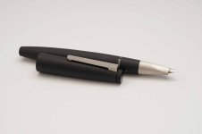Lamy-2000-Matte-Black-2.jpg