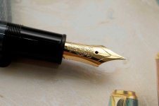 Montblanc-Meisterstuck-146-Classic-Black-Resin-4.jpg