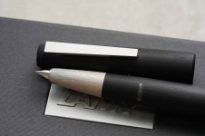 Lamy-2000-Matte-Black-4.jpg