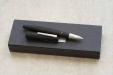 Lamy-2000-Matte-Black-2.jpg