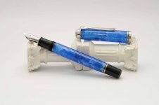 Pelikan-Souveran-M805-Vibrant-Blue-1.jpg