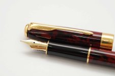 Parker-Sonnet-Premier-Red-Marble-Lacquer-4.jpg