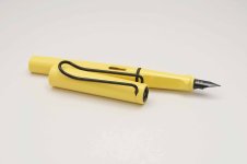 Lamy-Safari-Line-Friends-Sally-Special-Edition-2.jpg