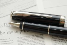 Parker-Sonnet-07-Black-Lacquer-CT-Rollerball-4.jpg
