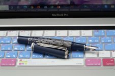 Pelikan-Souveran-M640-Niagara-Falls-Special-Edition-1.jpg