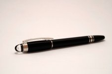Montblanc-Starwalker-Platinum-Black-Resin-3.jpg