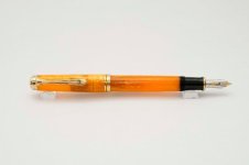 Pelikan-Souveran-M600-Vibrant-Orange-10.jpg