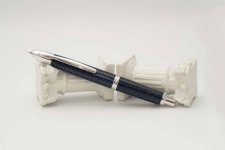 Pilot-Capless-Vanishing-Point-Blue-Carbonesque-1.jpg