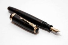 Parker-Vacumatic-Golden-Brown-Pearl-3.jpg