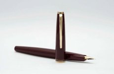 Montblanc-Classic-320-Bordeaux-2.jpg