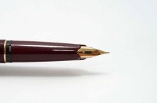 Montblanc-Classic-320-Bordeaux-3.jpg