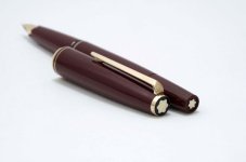 Montblanc-Classic-320-Bordeaux-4.jpg