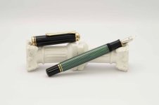 Pelikan-Souveran-M600-Black-Green-1.jpg