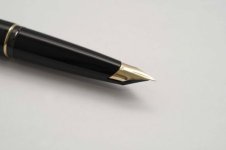 Montblanc-320-Classic-Black-Resin-4.jpg