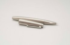 Lamy-2000-Brushed-Stainless-Steel-4.jpg