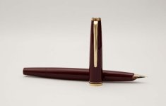 Montblanc-221-Classic-Burgundy-2.jpg
