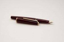 Montblanc-221-Classic-Burgundy-3.jpg