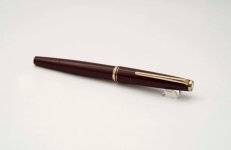 Montblanc-221-Classic-Burgundy-5.jpg