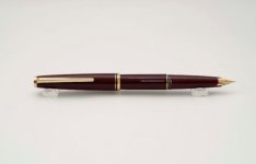 Montblanc-221-Classic-Burgundy-6.jpg