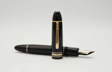 Montblanc-Meisterstuck-149-Classic-Black-Resin-2.jpg
