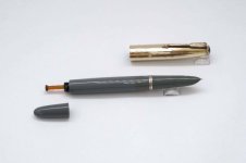 Parker-51-Vacumatic-Dove-Grey-Gold-Filled-Parallel-Lines-Cap-3.jpg