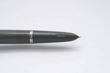 Parker-51-Vacumatic-Dove-Grey-Gold-Filled-Parallel-Lines-Cap-4.jpg