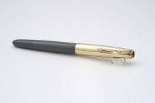 Parker-51-Vacumatic-Dove-Grey-Gold-Filled-Parallel-Lines-Cap-5.jpg