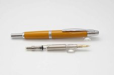 Pilot-Capless-Vanishing-Point-Deep-Yellow-2.jpg