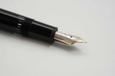 Montblanc-Meisterstuck-146-Classic-Black-Resin-5.jpg