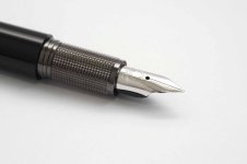 Montblanc-Starwalker-Platinum-Black-Resin-3.jpg