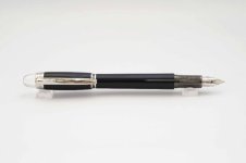 Montblanc-Starwalker-Platinum-Black-Resin-6.jpg
