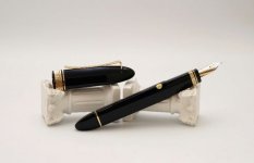Omas-360-Oversize-Black-Resin-Piston-Filler-1.jpg